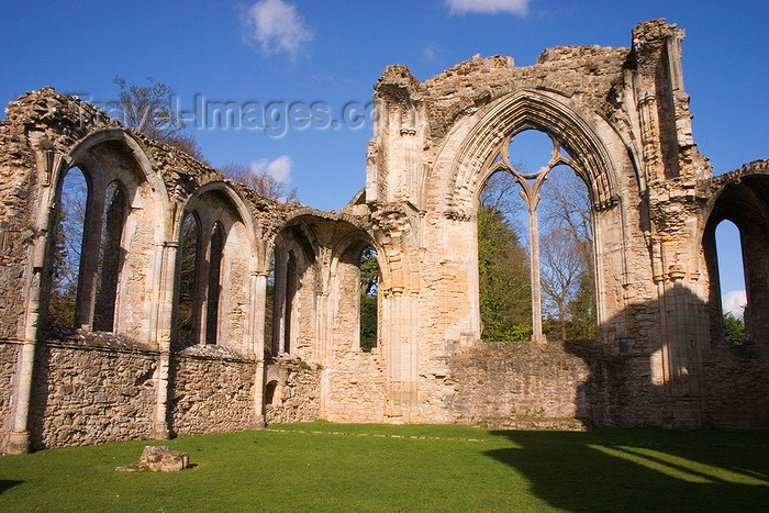 england666: Netley, Hampshire, South East England, UK: Netley Abbey - closed by Henry VIII during the 'Dissolution of the Monasteries' - photo by I.Middleton - (c) Travel-Images.com - Stock Photography agency - Image Bank