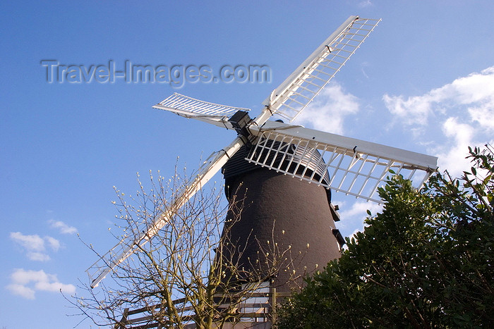 england683: Burlesdon, Hampshire, England, UK: Burlesdon Windmill - built in 1813, the mill still grinds grain to make stoneground flour - photo by I.Middleton - (c) Travel-Images.com - Stock Photography agency - Image Bank