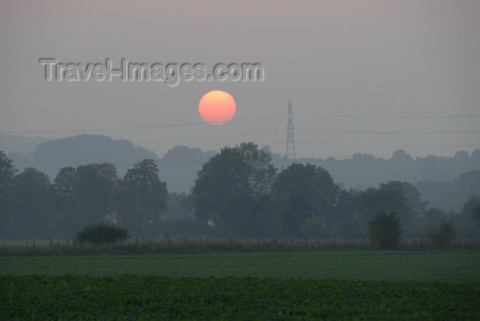 england687: Berkshire, South East England, UK: rural sunset - photo by T.Marshall - (c) Travel-Images.com - Stock Photography agency - Image Bank