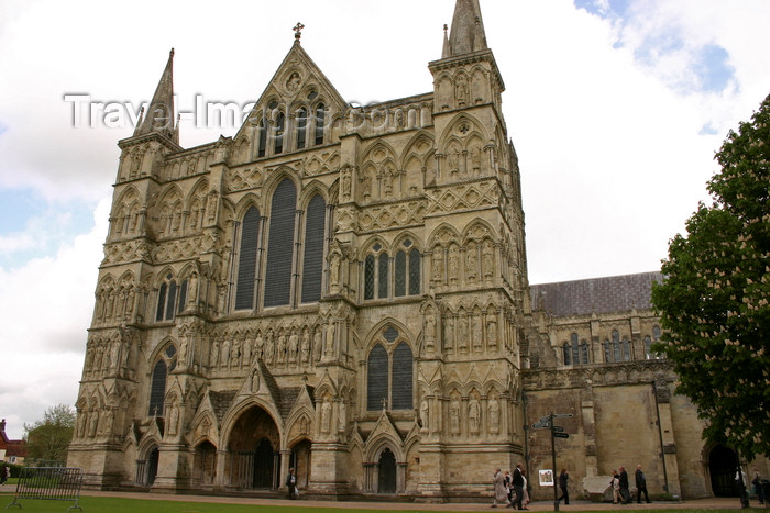 england705: Salisbury, Wiltshire, South West England, UK: Salisbury Cathedral - Great West Front - dedicated to Saint Mary - Church of England - photo by I.Middleton - (c) Travel-Images.com - Stock Photography agency - Image Bank