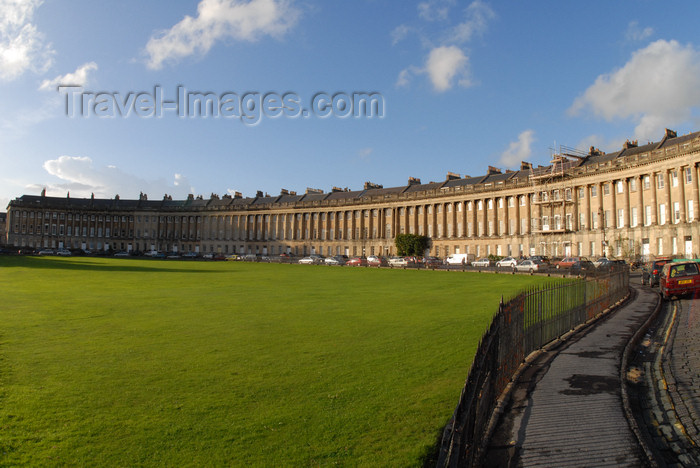 england710: Bath, Somerset, South West England, UK: the Royal Crescent - Georgian architecture - grade I listed building - photo by T.Marshall - (c) Travel-Images.com - Stock Photography agency - Image Bank