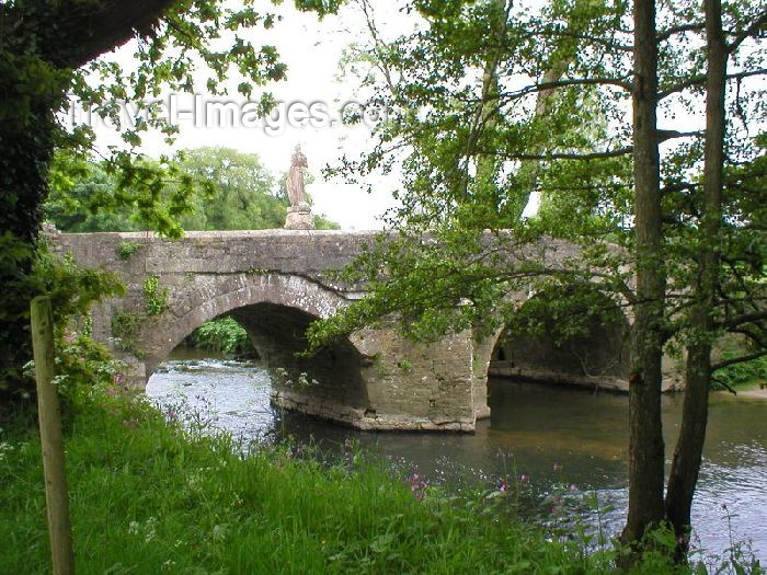 england74: Bradford-On-Avon (Wiltshire): Iford Manor Bridge - photo by N.Clark - (c) Travel-Images.com - Stock Photography agency - Image Bank