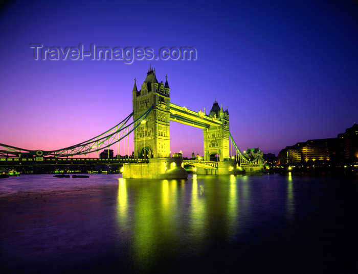 england778: London, England: Tower Bridge - nocturnal - opened in 1894 by The Prince of Wales, the future King Edward VII - photo by A.Bartel - (c) Travel-Images.com - Stock Photography agency - Image Bank