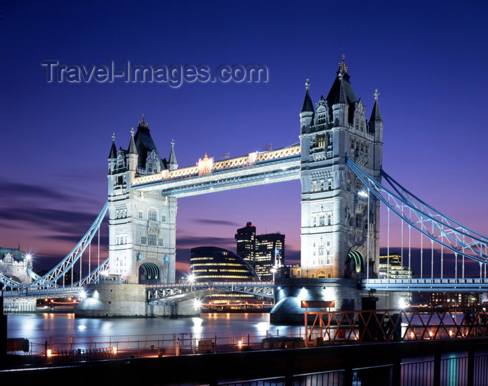 england783: London, England: Tower Bridge seen from the north bank - nocturnal - City Hall in the background - photo by A.Bartel - (c) Travel-Images.com - Stock Photography agency - Image Bank