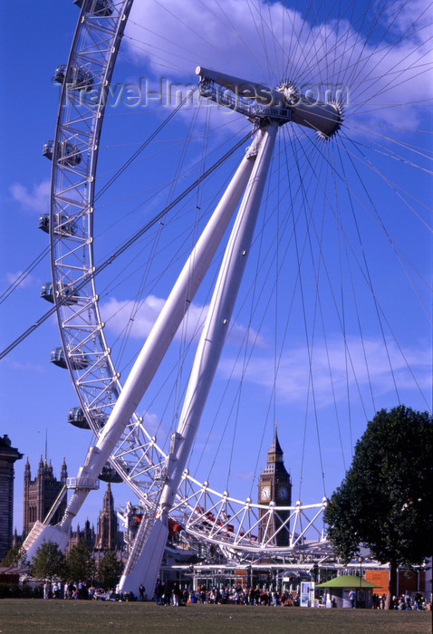 england787: London, England: The Eye - A-frame supporting the wheel - photo by A.Bartel - (c) Travel-Images.com - Stock Photography agency - Image Bank