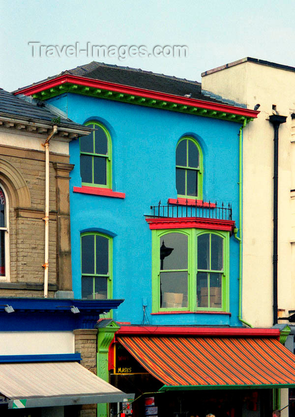 england84: England (UK) - Southport (Merseyside): colourful house - photo by D.Jackson - (c) Travel-Images.com - Stock Photography agency - Image Bank