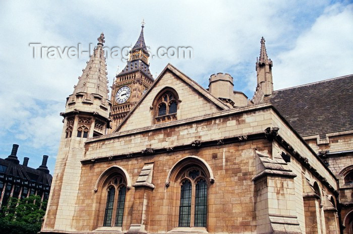 england90: London / Londres: Big Ben hides - Westminster - Unesco world heritage site (photo by Craig Ariav) - (c) Travel-Images.com - Stock Photography agency - Image Bank