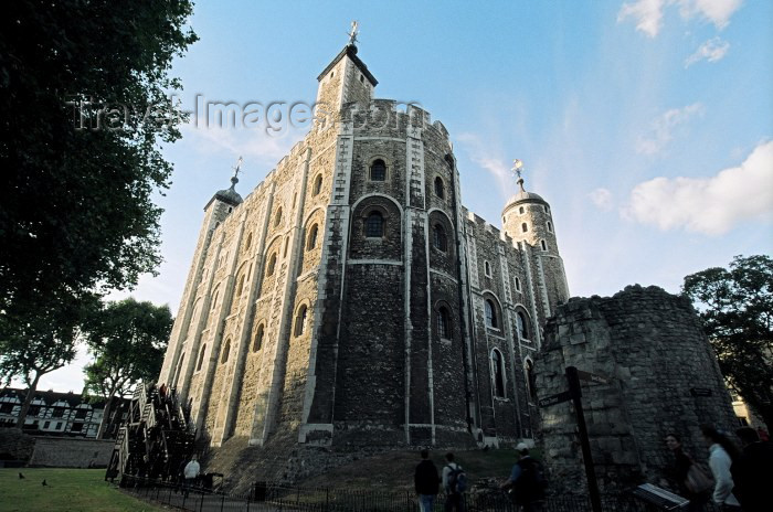 england97: London: Tower of London - White tower - Unesco world heritage site - photo by Craig Ariav - (c) Travel-Images.com - Stock Photography agency - Image Bank