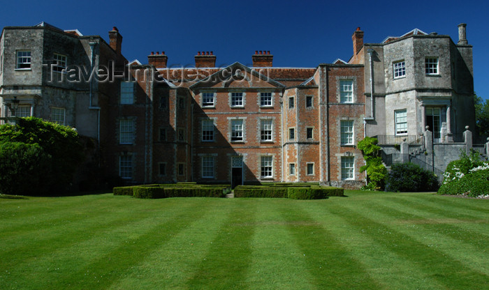 england98: Romsey, Hampshire, South East England, UK: Mottisfont Abbey - façade - photo by T.Marshall - (c) Travel-Images.com - Stock Photography agency - Image Bank