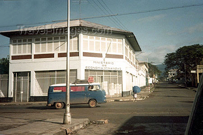 equatorial-guinea4: Bioko / Fernando Pó island, Equatorial Guinea: Malabo - government building - Ministry of Economy and Finance and old VW van- photo by B.Cloutier - (c) Travel-Images.com - Stock Photography agency - Image Bank