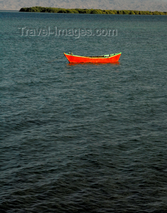 eritrea21: Eritrea - Massawa, Northern Red Sea region: a red boat on the Red sea - photo by E.Petitalot - (c) Travel-Images.com - Stock Photography agency - Image Bank