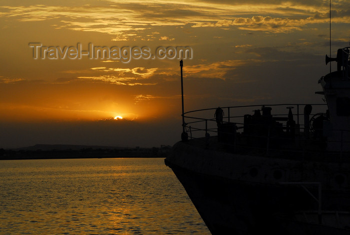 eritrea31: Eritrea - Massawa, Northern Red Sea region: sunset and ship prow - photo by E.Petitalot - (c) Travel-Images.com - Stock Photography agency - Image Bank