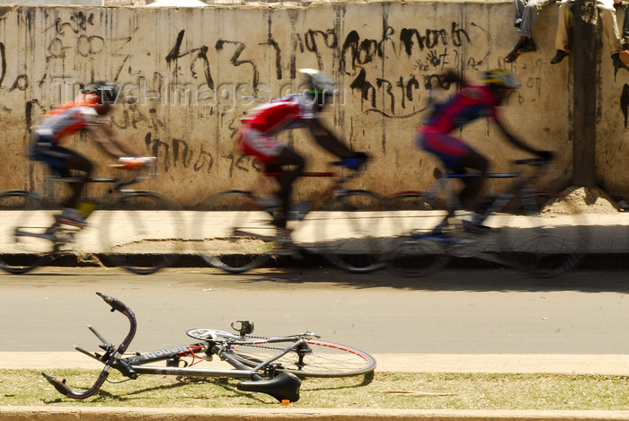 eritrea5: Eritrea - Asmara: bicycle race and dead bike - photo by E.Petitalot - (c) Travel-Images.com - Stock Photography agency - Image Bank