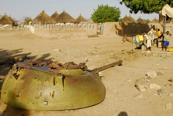 eritrea55: Eritrea - Hagaz, Anseba region - a tank turret in a village, near a water well - war remains - photo by E.Petitalot - (c) Travel-Images.com - Stock Photography agency - Image Bank