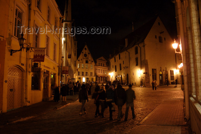 estonia175: Estonia - Tallinn - Old Town - Vana Turg nightlife - photo by K.Hagen - (c) Travel-Images.com - Stock Photography agency - Image Bank