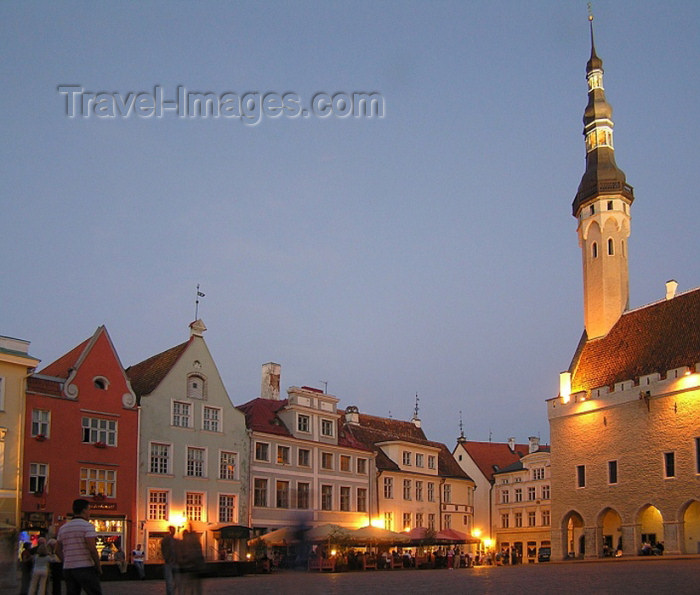 estonia39: Estonia - Tallinn: City hall square - Raekoja Plats - Hanseatic city of Tallin - photo by J.Kaman - (c) Travel-Images.com - Stock Photography agency - Image Bank