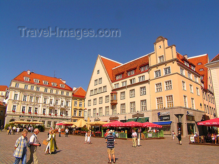 estonia41: Estonia - Tallinn: summer on Town Hall square - Raekoja Plats - Unesco World Heritage - photo by J.Kaman - (c) Travel-Images.com - Stock Photography agency - Image Bank