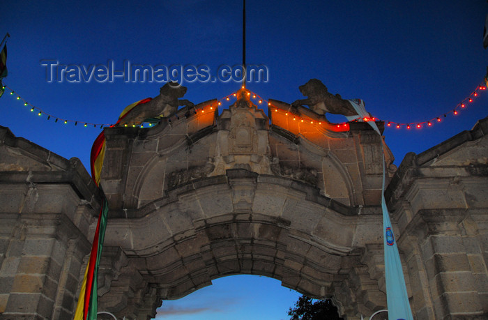 ethiopia12: Addis Ababa, Ethiopia: University - Lions at the main gate - photo by M.Torres - (c) Travel-Images.com - Stock Photography agency - Image Bank