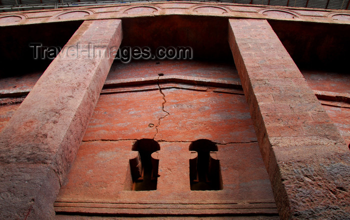 ethiopia161: Lalibela, Amhara region, Ethiopia: Bet Medhane Alem / Saviour of the World monolithic rock-hewn church - Northwestern group of churches - UNESCO world heritage site - photo by M.Torres - (c) Travel-Images.com - Stock Photography agency - Image Bank