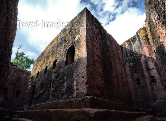 ethiopia171: Lalibela, Amhara region, Ethiopia: Bet Golgotha and Bet Mikael twin churches - photo by M.Torres - (c) Travel-Images.com - Stock Photography agency - Image Bank