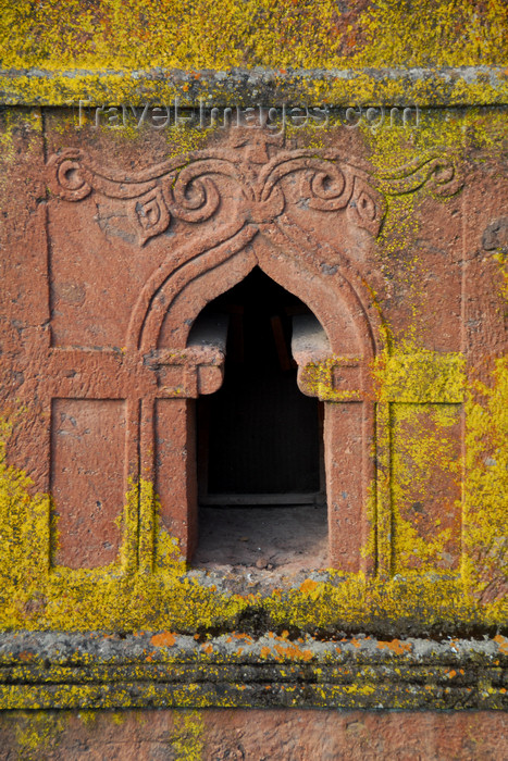 ethiopia183: Lalibela, Amhara region, Ethiopia: Bet Giyorgis rock-hewn church - decorated window - UNESCO world heritage site - photo by M.Torres - (c) Travel-Images.com - Stock Photography agency - Image Bank