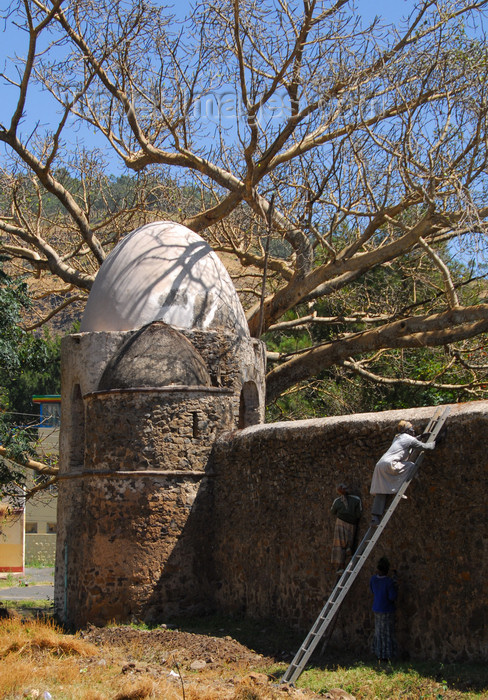 ethiopia261: Gondar, Amhara Region, Ethiopia: Fasiladas' bath - walls with egg shaped towers - photo by M.Torres - (c) Travel-Images.com - Stock Photography agency - Image Bank