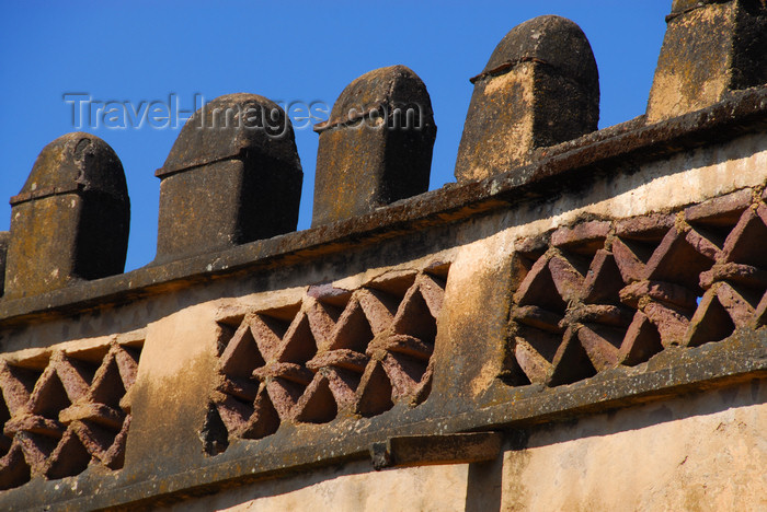 ethiopia306: Gondar, Amhara Region, Ethiopia: Royal Enclosure - Yohannes Library - battlement - merlons - photo by M.Torres - (c) Travel-Images.com - Stock Photography agency - Image Bank