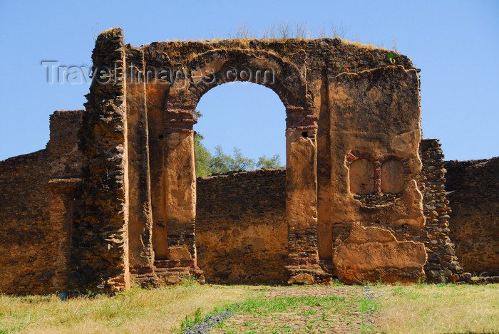 ethiopia310: Gondar, Amhara Region, Ethiopia: Royal Enclosure - arch - photo by M.Torres - (c) Travel-Images.com - Stock Photography agency - Image Bank