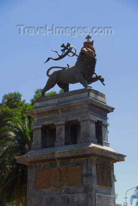 ethiopia33: Addis Ababa, Ethiopia: Lion of Judah monument, once placed in Rome near the Vittorio Emanuelle memorial - photo by M.Torres - (c) Travel-Images.com - Stock Photography agency - Image Bank