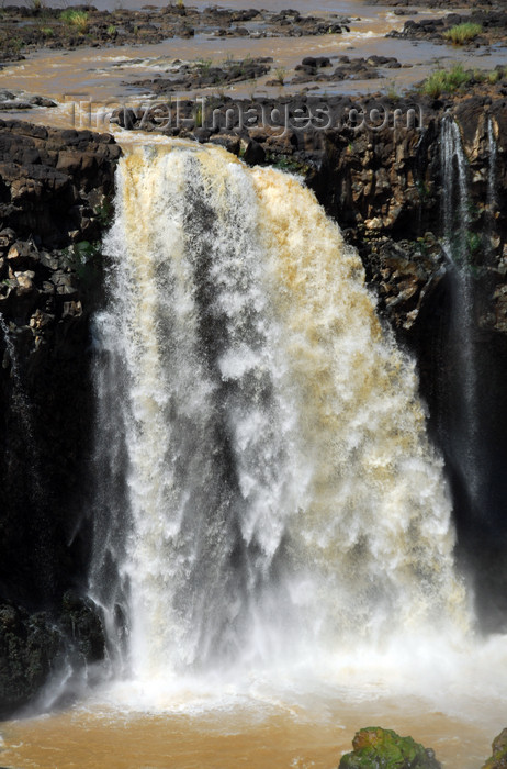 ethiopia436: Blue Nile Falls - Tis Issat / Tissisat, Amhara, Ethiopia: cataract  on a basalt shoulder - photo by M.Torres - (c) Travel-Images.com - Stock Photography agency - Image Bank