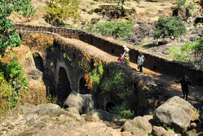 ethiopia448: Tis Issat, Amhara, Ethiopia: Ethiopia's first stone bridge is still in use - built by the Portuguese in 1626 over the Blue Nile, in the reign of Emperor Susenyos - photo by M.Torres - (c) Travel-Images.com - Stock Photography agency - Image Bank