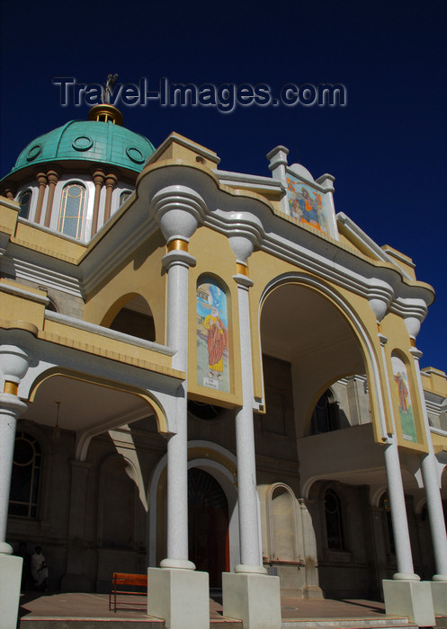 ethiopia60: Addis Ababa, Ethiopia: Bole Medhane Alem Cathedral - dome and SW entrance - photo by M.Torres - (c) Travel-Images.com - Stock Photography agency - Image Bank