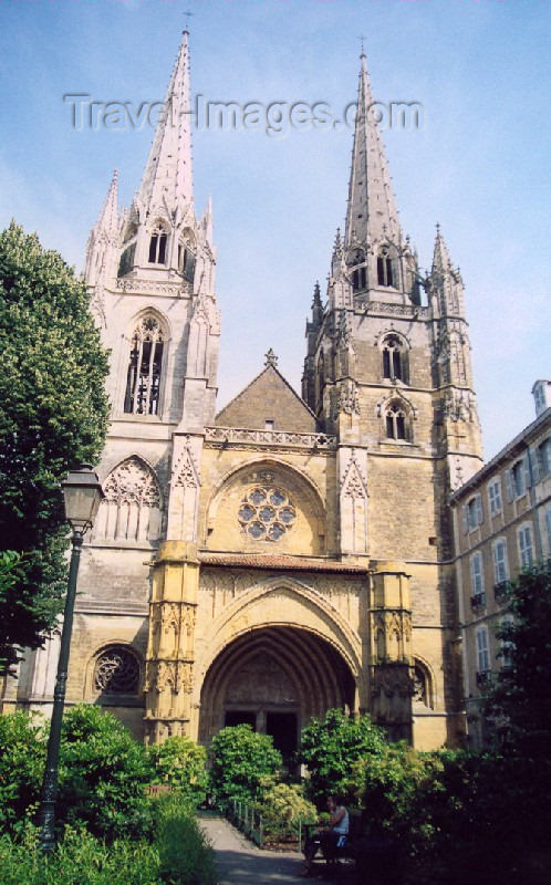 eusk3: Basque Country / Pais Vasco / Euskadi - Bayonne - Pyrénées-Atlantiques - Aquitaine: Cathedral (photo by Miguel Torres) - (c) Travel-Images.com - Stock Photography agency - Image Bank