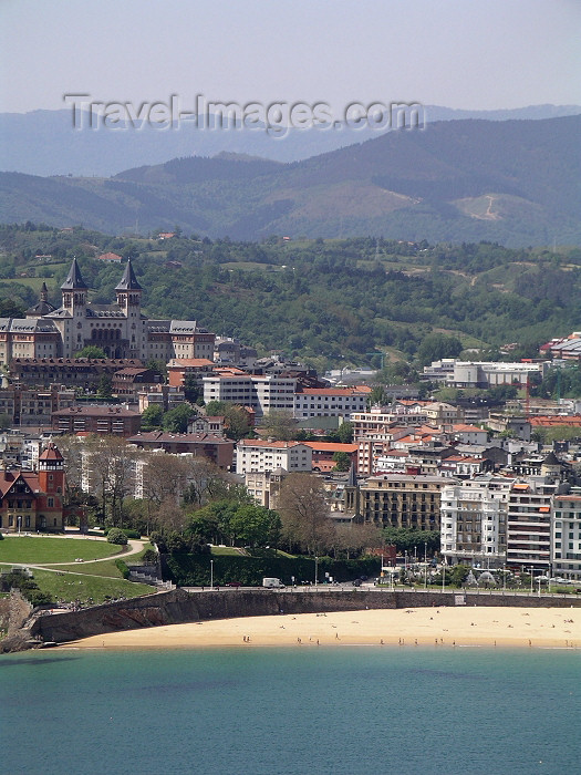 eusk39: Basque Country / Pais Vasco / Euskadi - Donostia / San Sebastian: town view and La Concha Beach - photo by R.Wallace - (c) Travel-Images.com - Stock Photography agency - Image Bank