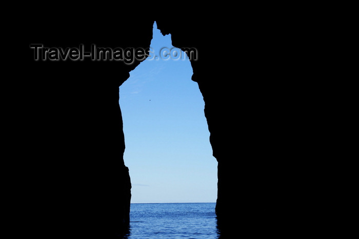 faeroe103: Vestmanna bird cliffs, Streymoy island, Faroes: sea cave - door to the North Atlantic - photo by A.Ferrari - (c) Travel-Images.com - Stock Photography agency - Image Bank