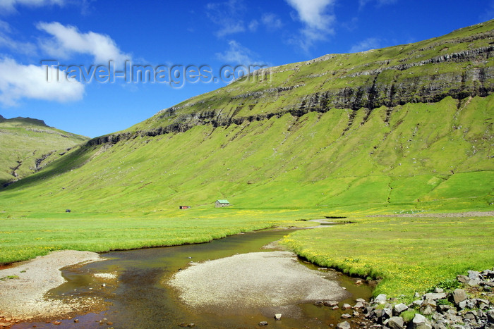 faeroe111: Kaldbaksbotnur, Streymoy island, Faroes: farm and stream at the bottom of Kaldbaksfjørður fjord - photo by A.Ferrari - (c) Travel-Images.com - Stock Photography agency - Image Bank