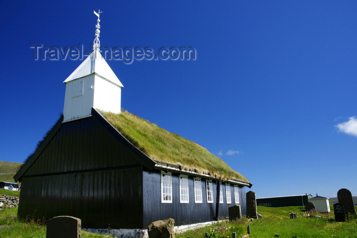 faeroe112: Kaldbak, Streymoy island, Faroes: old timber church built in 1835 - Evangelical-Lutheran - Føroya Kirkja - Torshavnar municipality - photo by A.Ferrari - (c) Travel-Images.com - Stock Photography agency - Image Bank