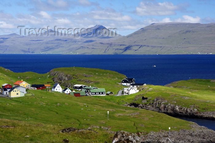 faeroe117: Nólsoyarfjørður, Streymoy island, Faroes: houses and fjord, just outside Tórshavn - east coast of Streymoy - photo by A.Ferrari - (c) Travel-Images.com - Stock Photography agency - Image Bank