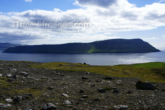 faeroe139: Streymoy island, Faroes: view over Hestur island, the 'horse' island - part of the municipality of Tórshavn - photo by A.Ferrari - (c) Travel-Images.com - Stock Photography agency - Image Bank