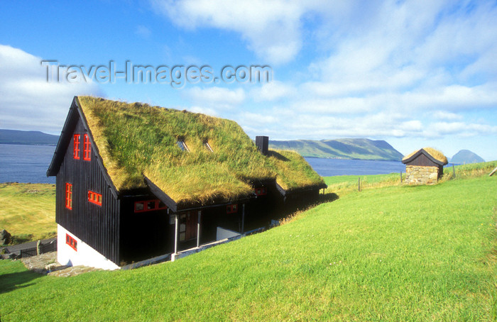 faeroe14: Faroes / Faeroe islands - Streymoy island: costal view near Torshavn - photo by D.Forman - (c) Travel-Images.com - Stock Photography agency - Image Bank