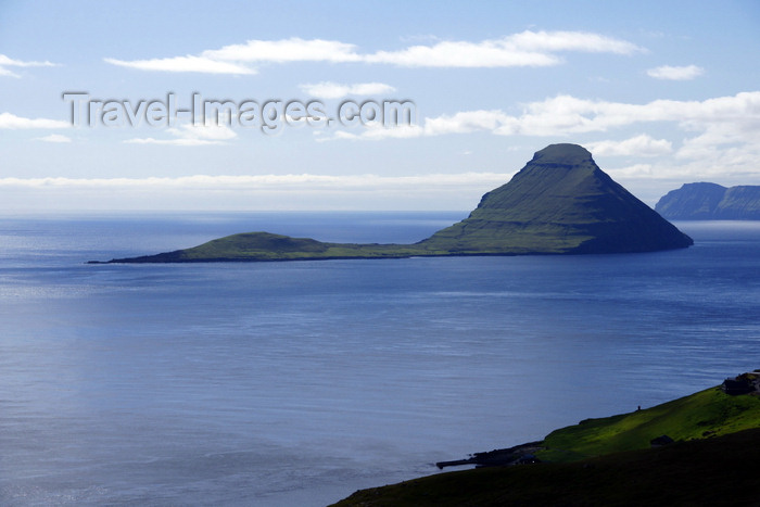 faeroe140: Streymoy island, Faroes: view over Koltur island - photo by A.Ferrari - (c) Travel-Images.com - Stock Photography agency - Image Bank