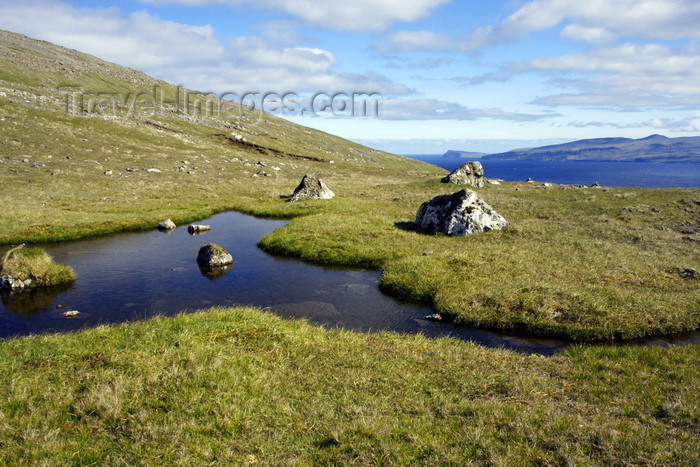 faeroe141: Streymoy island, Faroes: stream along the hiking trail from Tórshavn to Kirkjubøur - photo by A.Ferrari - (c) Travel-Images.com - Stock Photography agency - Image Bank