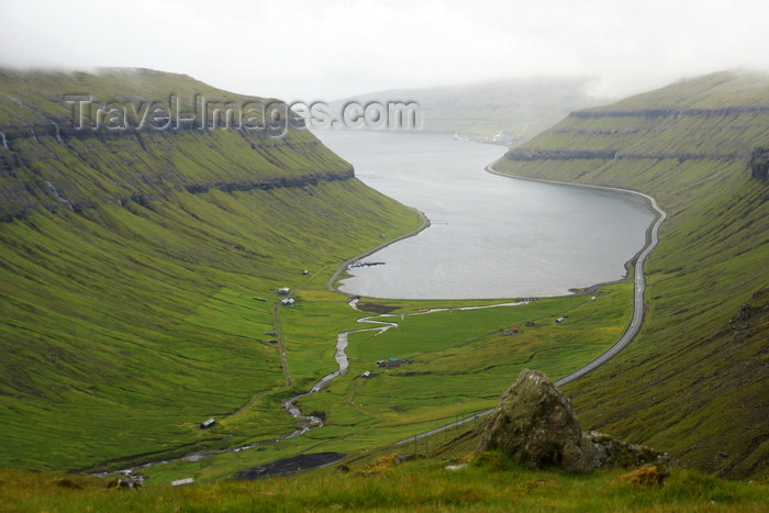 faeroe148: Streymoy island, Faroes: view over Kaldbaksfjørður fjord, Kaldbaksbotnur village and the coastal road - east coast of Streymoy - photo by A.Ferrari - (c) Travel-Images.com - Stock Photography agency - Image Bank