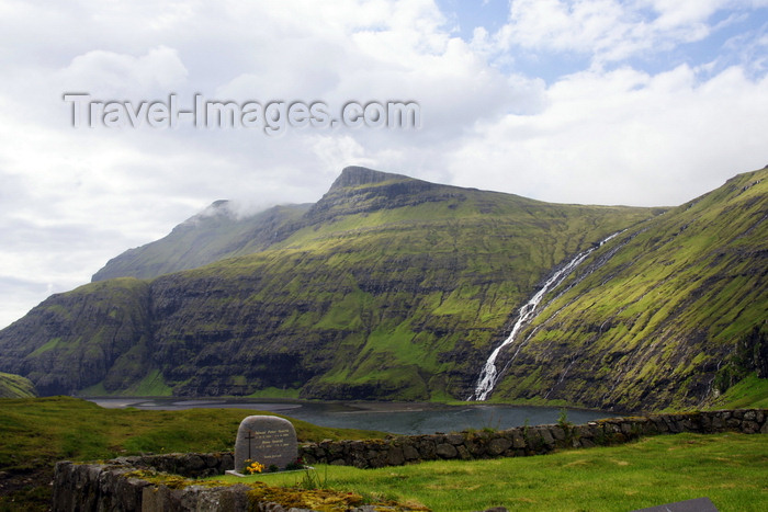 faeroe151: Saksun, Streymoy island, Faroes: cemetery, waterfall and the freshwater lake that was once an inlet - photo by A.Ferrari - (c) Travel-Images.com - Stock Photography agency - Image Bank