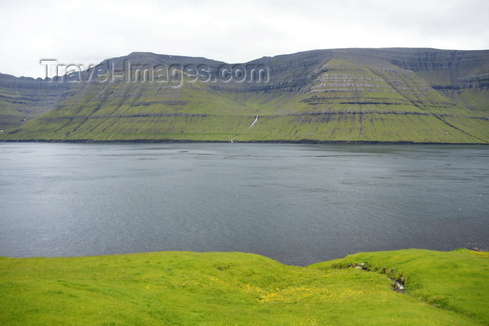 faeroe161: Kunoy island, Norðoyar, Faroes: seen from Kalsoy, across the Kalsoyarfjørður - photo by A.Ferrari - (c) Travel-Images.com - Stock Photography agency - Image Bank