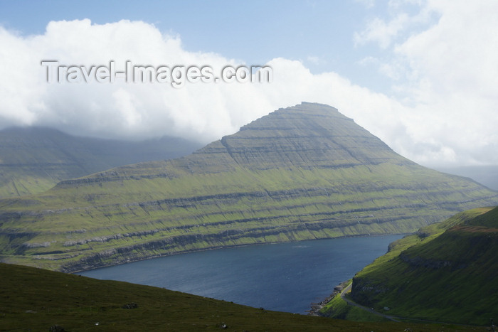 faeroe21: Eysturoy island, Faroes: view over Funningsfjørður inlet - photo by A.Ferrari - (c) Travel-Images.com - Stock Photography agency - Image Bank