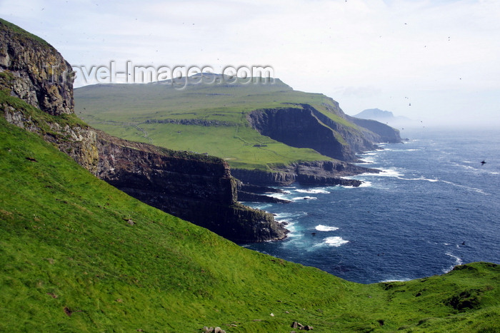faeroe42: Mykines island, Faroes: view over the south coast  - photo by A.Ferrari - (c) Travel-Images.com - Stock Photography agency - Image Bank
