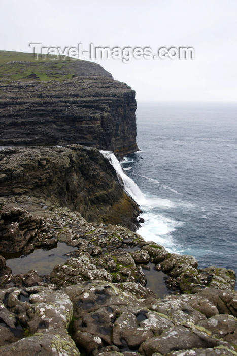 faeroe66: Bøsdalafossur waterfall, Vágar island, Faroes: where Sørvagsvatn lake falls into the Atlantic Ocean - photo by A.Ferrari - (c) Travel-Images.com - Stock Photography agency - Image Bank