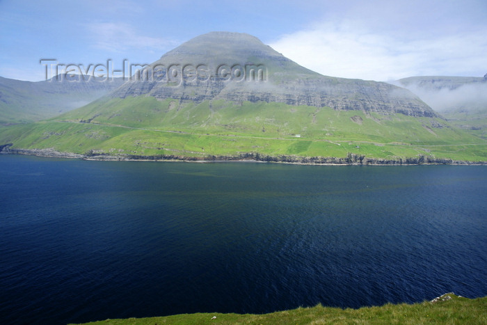 faeroe79: Sørvágsfjørður fjord, Vágar island, Faroes: austere beauty of the Faroese archipelago - photo by A.Ferrari - (c) Travel-Images.com - Stock Photography agency - Image Bank