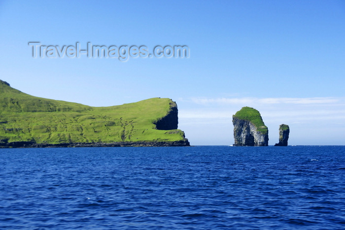 faeroe84: Drangarnir sea stacks, Vágar island, Faroes: Stóri Drangur and Lítli Drangur - photo by A.Ferrari - (c) Travel-Images.com - Stock Photography agency - Image Bank